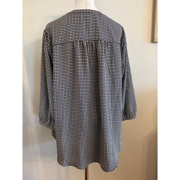 TORRID Harper Blouse | Checkered Black White 3/4 Sleeve Button| SIZE 2 - Picture 7 of 9